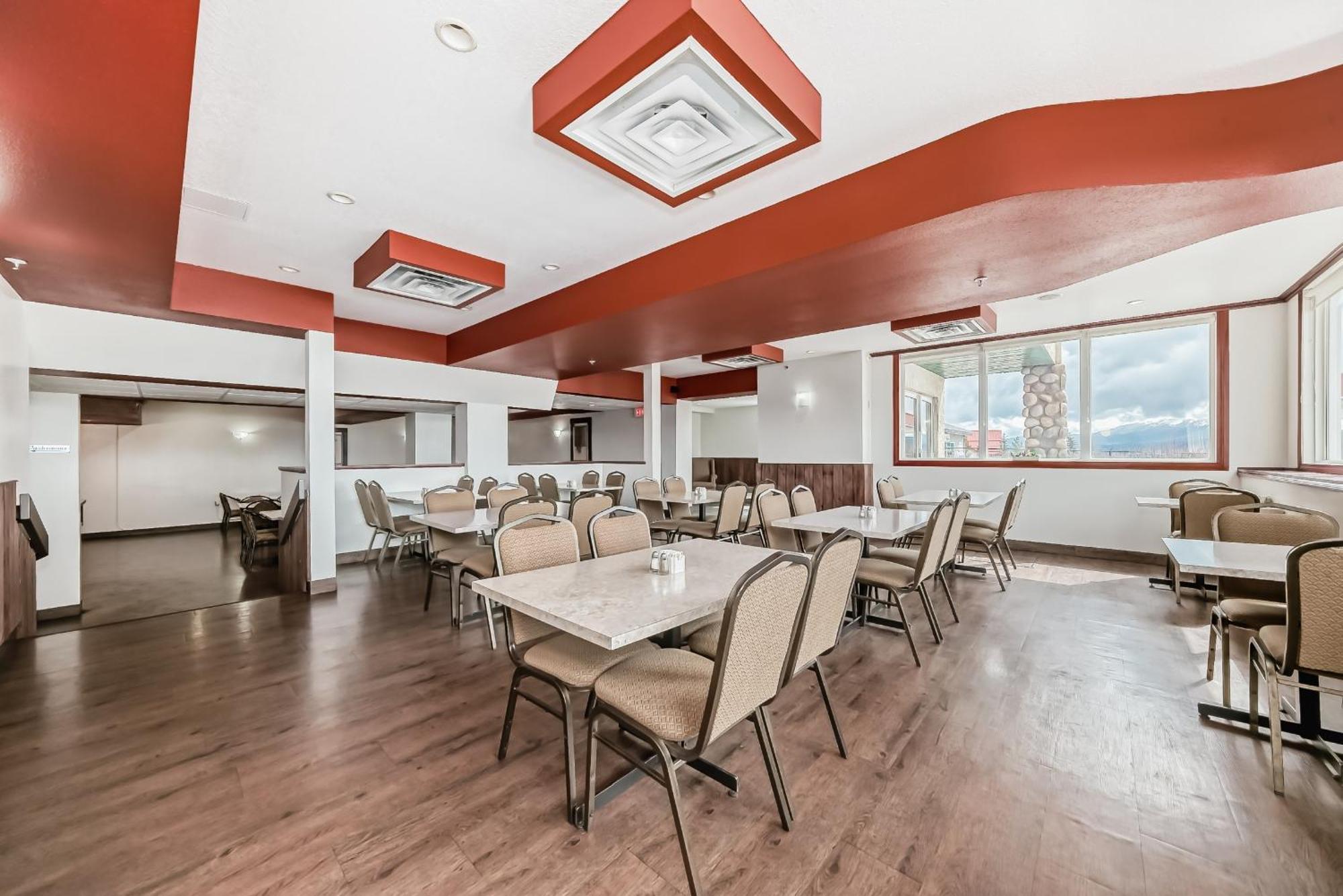 Grande Cache Inn & Suites מראה חיצוני תמונה