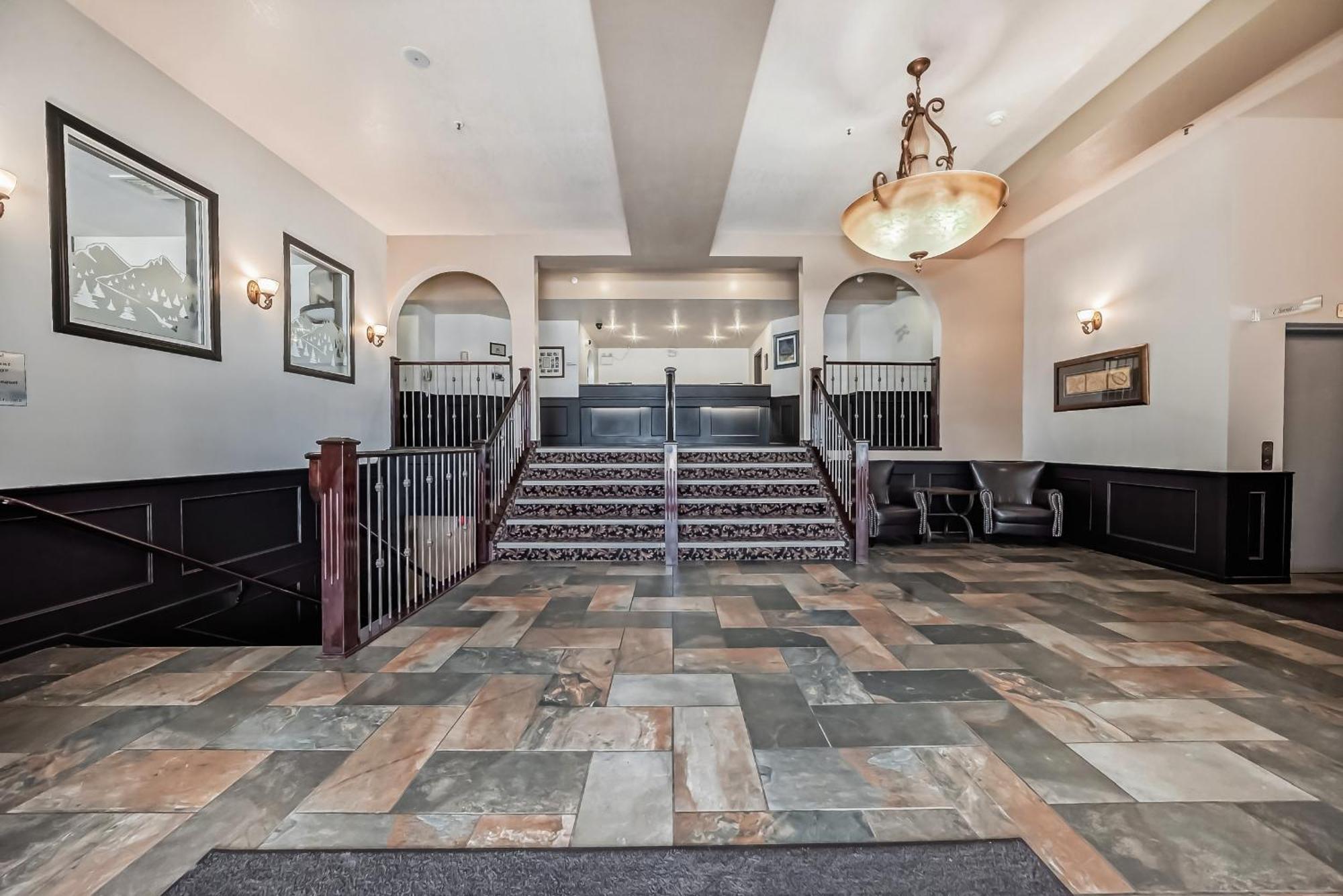 Grande Cache Inn & Suites מראה חיצוני תמונה