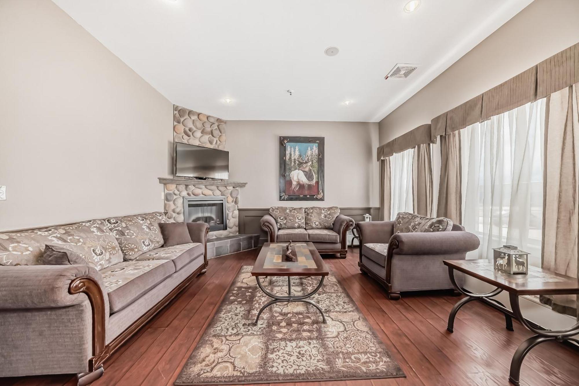 Grande Cache Inn & Suites מראה חיצוני תמונה