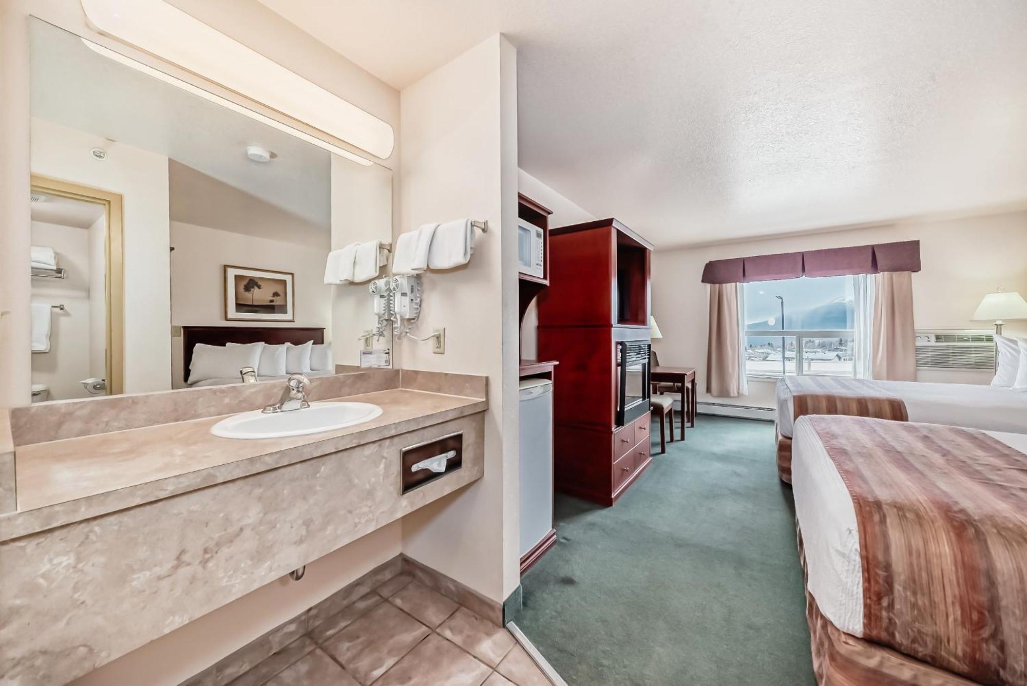 Grande Cache Inn & Suites מראה חיצוני תמונה