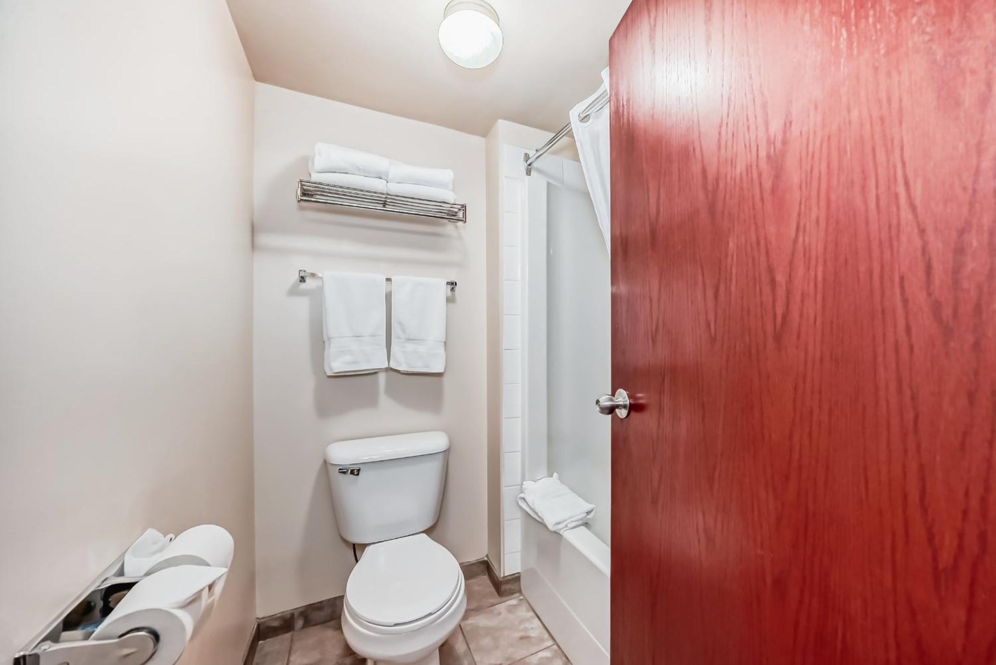 Grande Cache Inn & Suites מראה חיצוני תמונה