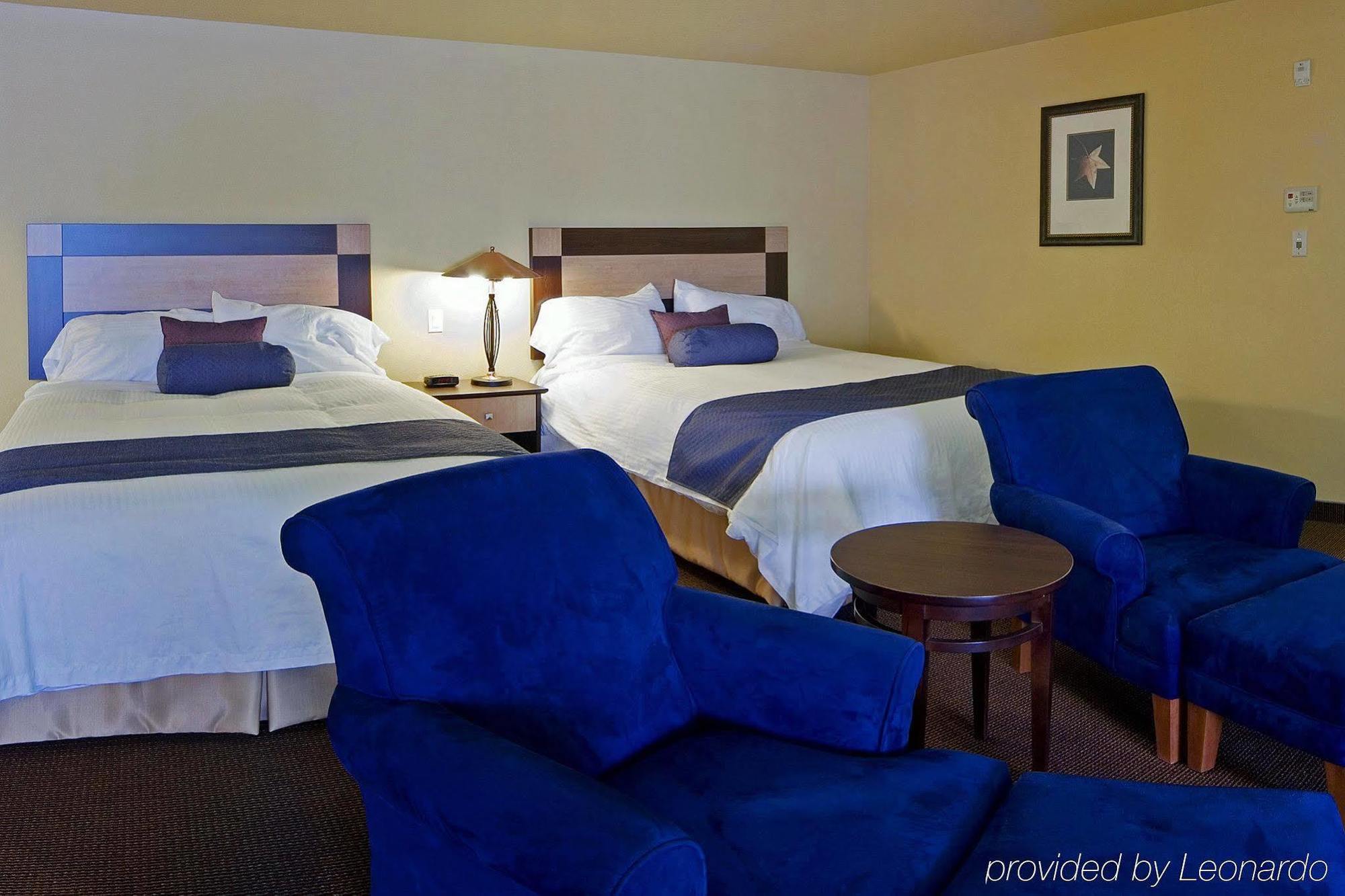 Grande Cache Inn & Suites מראה חיצוני תמונה
