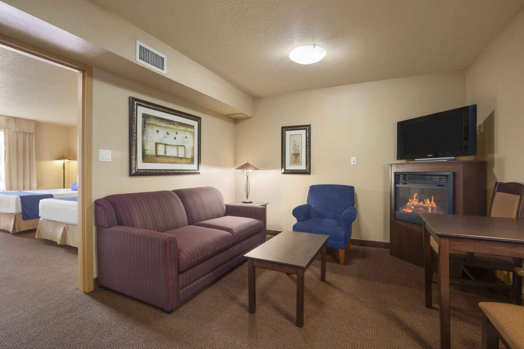 Grande Cache Inn & Suites מראה חיצוני תמונה