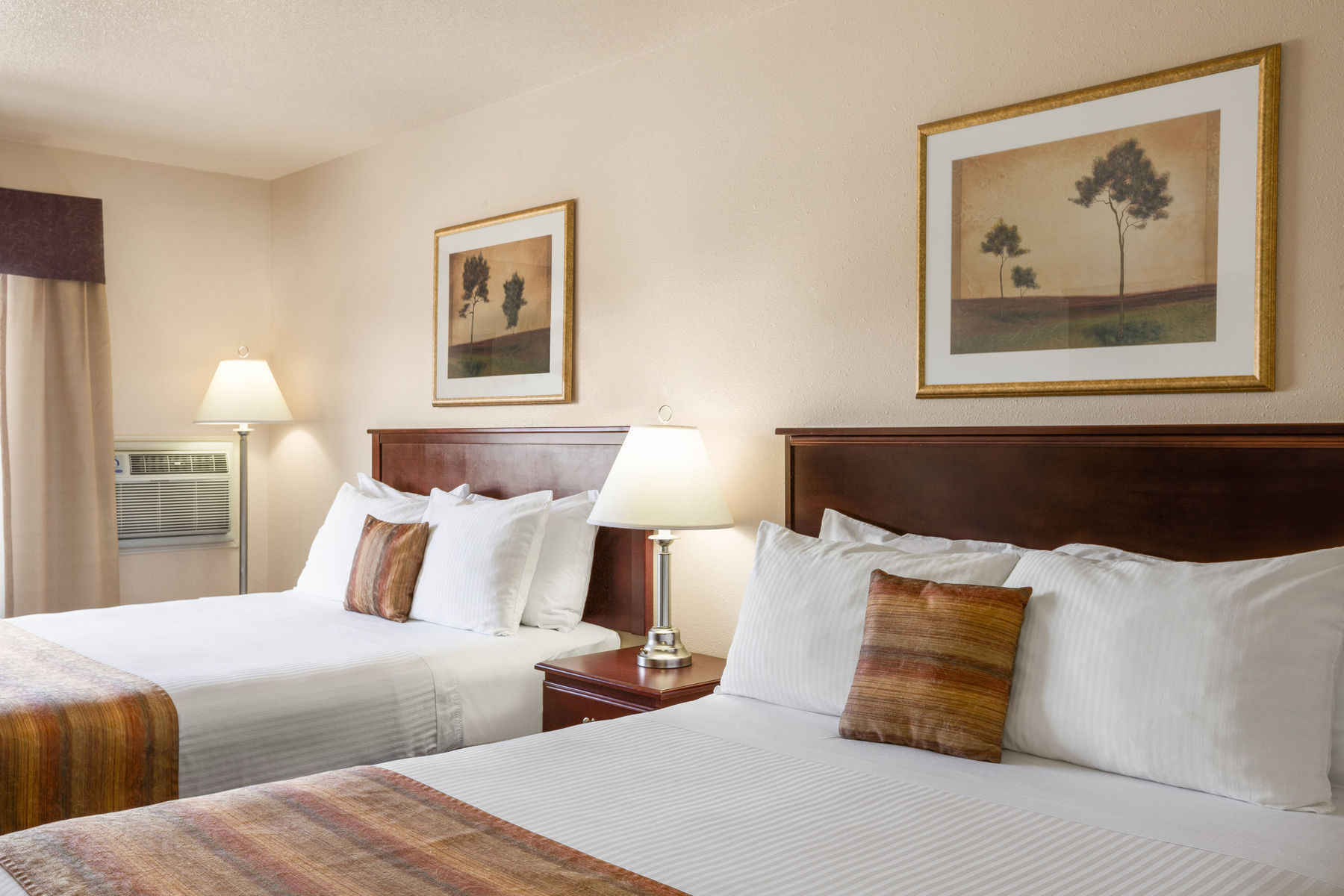 Grande Cache Inn & Suites מראה חיצוני תמונה